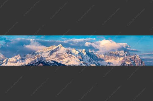 Blick auf Zugspitzmassiv mit Alpspitze, Zugspitze und Waxenstein - Klassikerkette 5:1  -- Alpspitze Zugspitze und Waxenstein - mehr Infos bei www.Kriner-Weiermann.de