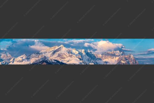 Blick auf Zugspitzmassiv mit Alpspitze, Zugspitze und Waxenstein - Klassikerkette 6:1  -- Alpspitze Zugspitze und Waxenstein - mehr Infos bei www.Kriner-Weiermann.de