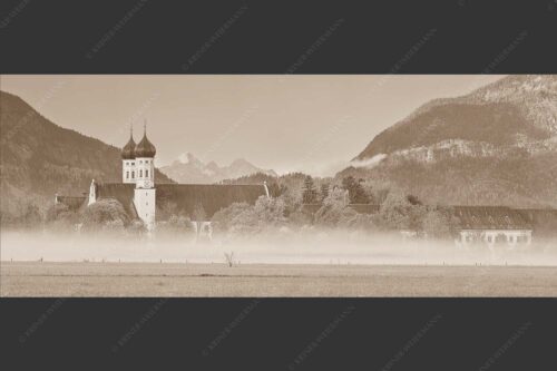 Morgenstimmung am Kloster in Benediktbeuern mit Blick auf die Arnspitzen - Kontemplation 2,5:1 sepia -- Kloster Benediktbeuern - mehr Infos bei www.Kriner-Weiermann.de
