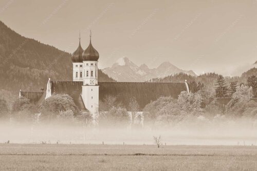 Morgenstimmung am Kloster in Benediktbeuern mit Blick auf die Arnspitzen - Kontemplation 3:2 sepia -- Kloster Benediktbeuern - mehr Infos bei www.Kriner-Weiermann.de