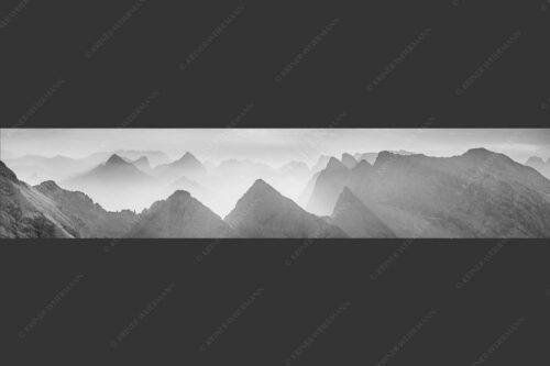 Blick über Moserkarspitze und Lalidererspitze in den Sonnenaufgang - Konturen 5:1 sw -- Silhouetten im Karwendel - mehr Infos bei www.Kriner-Weiermann.de