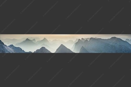 Blick über Moserkarspitze und Lalidererspitze in den Sonnenaufgang - Konturen 7:1  -- Silhouetten im Karwendel - mehr Infos bei www.Kriner-Weiermann.de