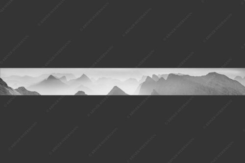 Blick über Moserkarspitze und Lalidererspitze in den Sonnenaufgang - Konturen 9:1 sw -- Silhouetten im Karwendel - mehr Infos bei www.Kriner-Weiermann.de