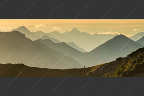 Eine Wanderung im Estergebirge mit Blick über Ammergebirge zu den Allgäuer Alpen - Kraftort II 2,5:1  -- Wanderung mit Panorama - mehr Infos bei www.Kriner-Weiermann.de