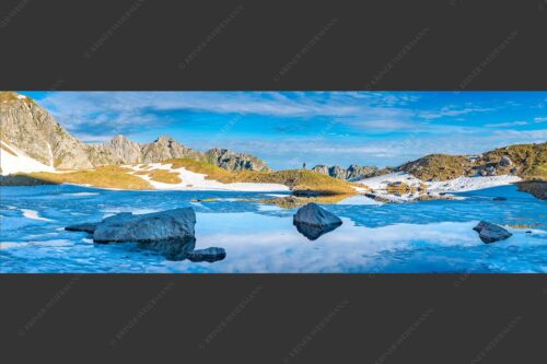 Morgens im Soierngebirge mit Blick zur Schöttlkarspitze - Lach mal wieder 3:1  -- Soiernlache mit Schöttlkarspitze - mehr Infos bei www.Kriner-Weiermann.de