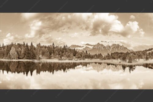 Blick über Luttensee zum Karwendel - Luttensee Karwendel IV 2:1 sepia -- Panorama Spiegelung - mehr Infos bei www.Kriner-Weiermann.de