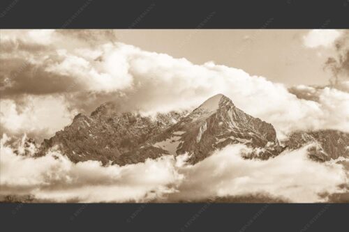 Abendstimmung an der Alpspitze - Markant 2:1 sepia -- Alpspitze - mehr Infos bei www.Kriner-Weiermann.de
