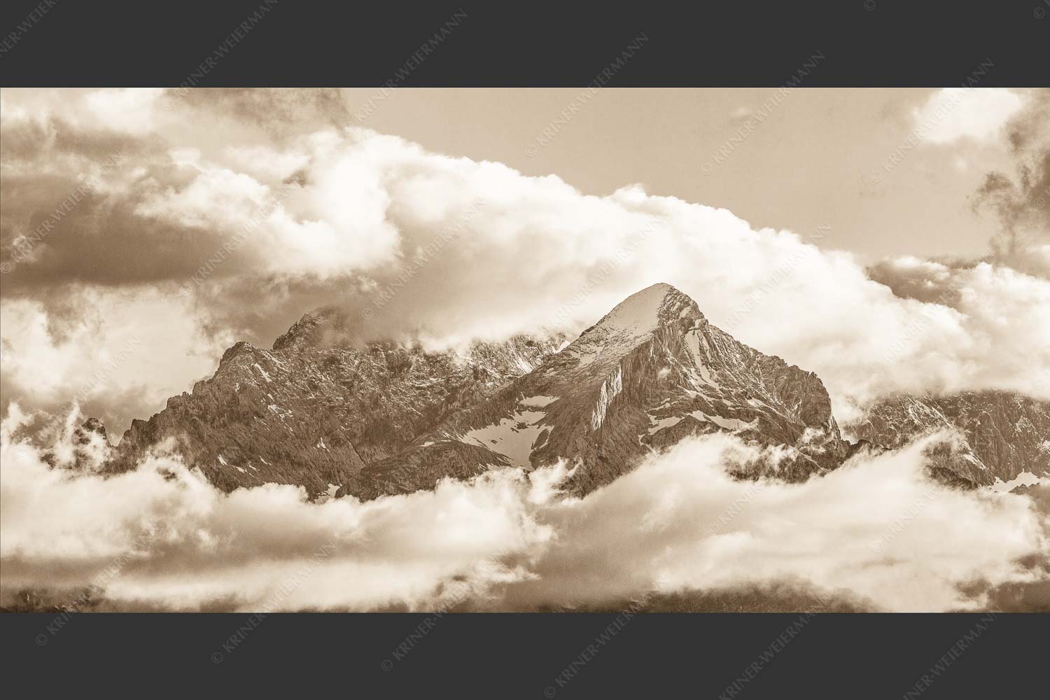 Abendstimmung an der Alpspitze - Markant 2:1 sepia -- Alpspitze - mehr Infos bei www.Kriner-Weiermann.de