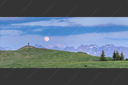 Blick vom Wank im Estergebirge zum Vollmondaufgang über Karwendelgebirge - Mondfieber 2,5:1  -- Vollmond über Karwendel - mehr Infos bei www.Kriner-Weiermann.de