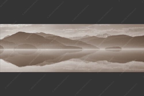 Zu allen Jahreszeiten kann man beeindruckende Stimmungen am Walchensee erleben - Morgenblau 3:1 sepia -- Morgenstimmung am Walchensee - mehr Infos bei www.Kriner-Weiermann.de