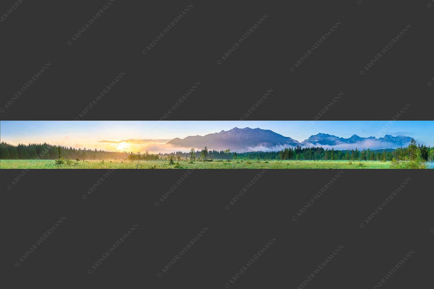 Sonnenaufgang mit Soiern- und Karwendelgebirge - Morgenfrische 9:1 -- Soierngebirge und Karwendel - mehr Infos bei www.Kriner-Weiermann.de