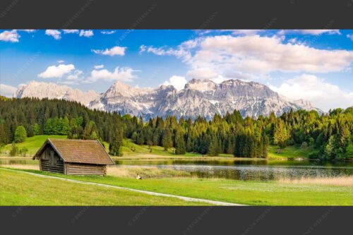 Blick über den Geroldsee zum Wörner, Tiefkar- und Westlicher Karwendelspitze - Nachlesen 2:1  -- Geroldsee mit Wörner und Tiefkarspitze - mehr Infos bei www.Kriner-Weiermann.de
