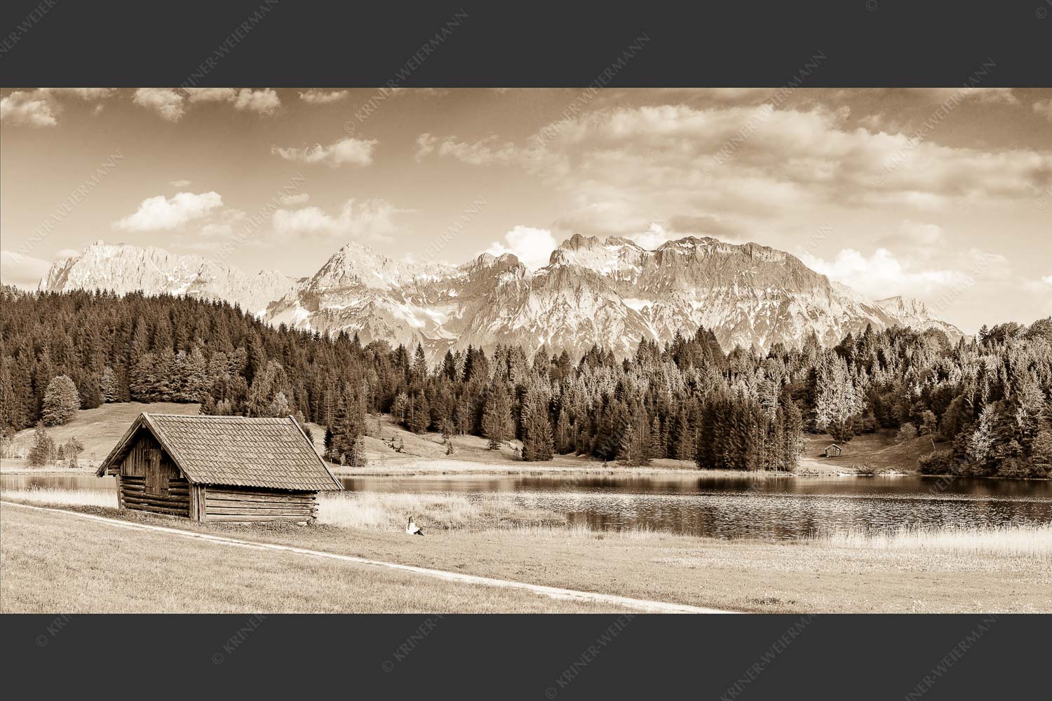 Blick über den Geroldsee zum Wörner, Tiefkar- und Westlicher Karwendelspitze - Nachlesen 2:1 sepia -- Geroldsee mit Wörner und Tiefkarspitze - mehr Infos bei www.Kriner-Weiermann.de