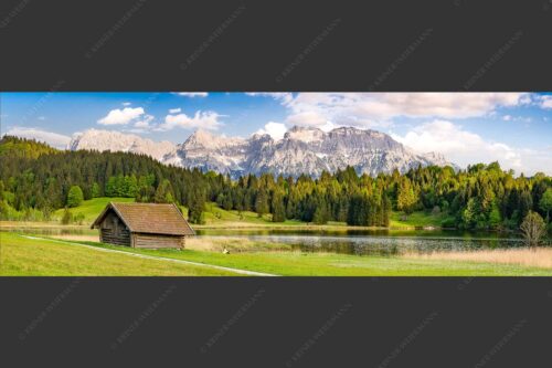 Blick über den Geroldsee zum Wörner, Tiefkar- und Westlicher Karwendelspitze - Nachlesen 3:1  -- Geroldsee mit Wörner und Tiefkarspitze - mehr Infos bei www.Kriner-Weiermann.de