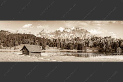 Blick über den Geroldsee zum Wörner, Tiefkar- und Westlicher Karwendelspitze - Nachlesen 3:1 sepia -- Geroldsee mit Wörner und Tiefkarspitze - mehr Infos bei www.Kriner-Weiermann.de