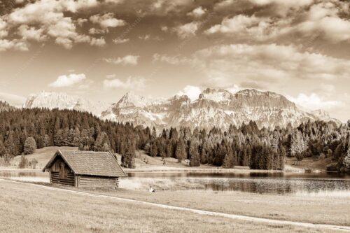 Blick über den Geroldsee zum Wörner, Tiefkar- und Westlicher Karwendelspitze - Nachlesen 3:2 sepia -- Geroldsee mit Wörner und Tiefkarspitze - mehr Infos bei www.Kriner-Weiermann.de
