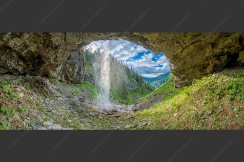 Sehr versteckt liegt dieser paradiesische Wasserfall im Karwendel - Paradiesfall 2,5:1  -- Wasserfall im Karwendelgebirge - mehr Infos bei www.Kriner-Weiermann.de