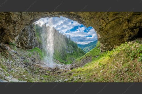 Sehr versteckt liegt dieser paradiesische Wasserfall im Karwendel - Paradiesfall 2:1  -- Wasserfall im Karwendelgebirge - mehr Infos bei www.Kriner-Weiermann.de