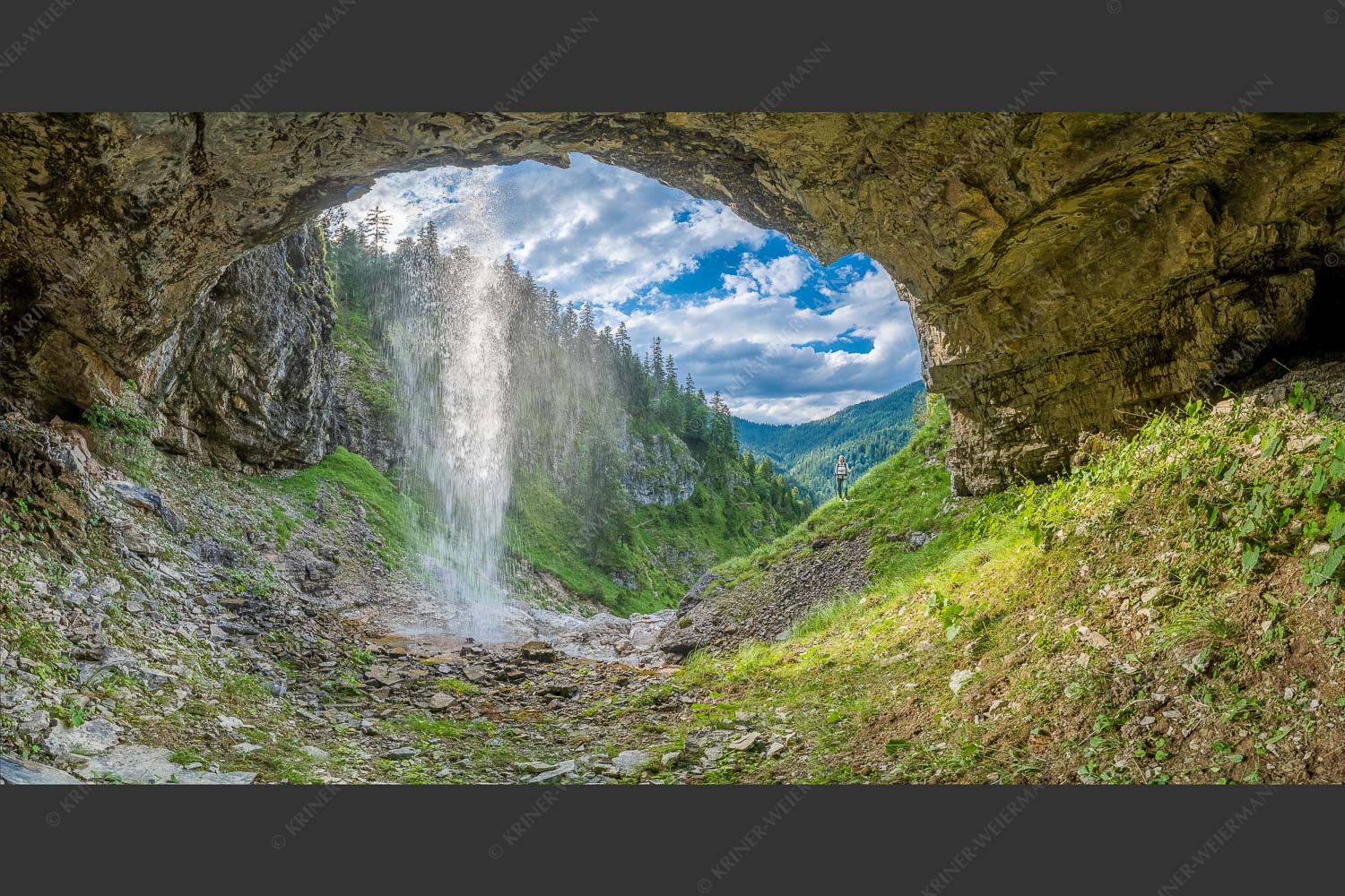 Sehr versteckt liegt dieser paradiesische Wasserfall im Karwendel - Paradiesfall 2:1 -- Wasserfall im Karwendelgebirge - mehr Infos bei www.Kriner-Weiermann.de