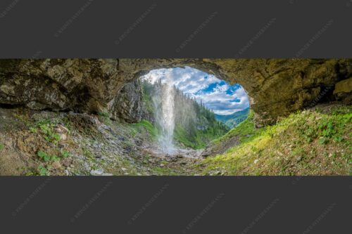 Sehr versteckt liegt dieser paradiesische Wasserfall im Karwendel - Paradiesfall 3:1  -- Wasserfall im Karwendelgebirge - mehr Infos bei www.Kriner-Weiermann.de