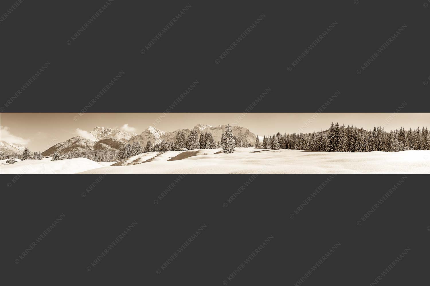 Einsamer Wiesmahdstadel mit viel Schnee und Wörner, Tiefkar und Westlicher Karwendelspitze im Hintergrund - Richtig Winter 7:1 sepia -- Winterlandschaft Karwendel - mehr Infos bei www.Kriner-Weiermann.de