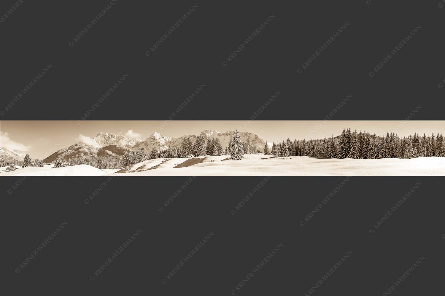 Einsamer Wiesmahdstadel mit viel Schnee und Wörner, Tiefkar und Westlicher Karwendelspitze im Hintergrund - Richtig Winter 8:1 sepia -- Winterlandschaft Karwendel - mehr Infos bei www.Kriner-Weiermann.de