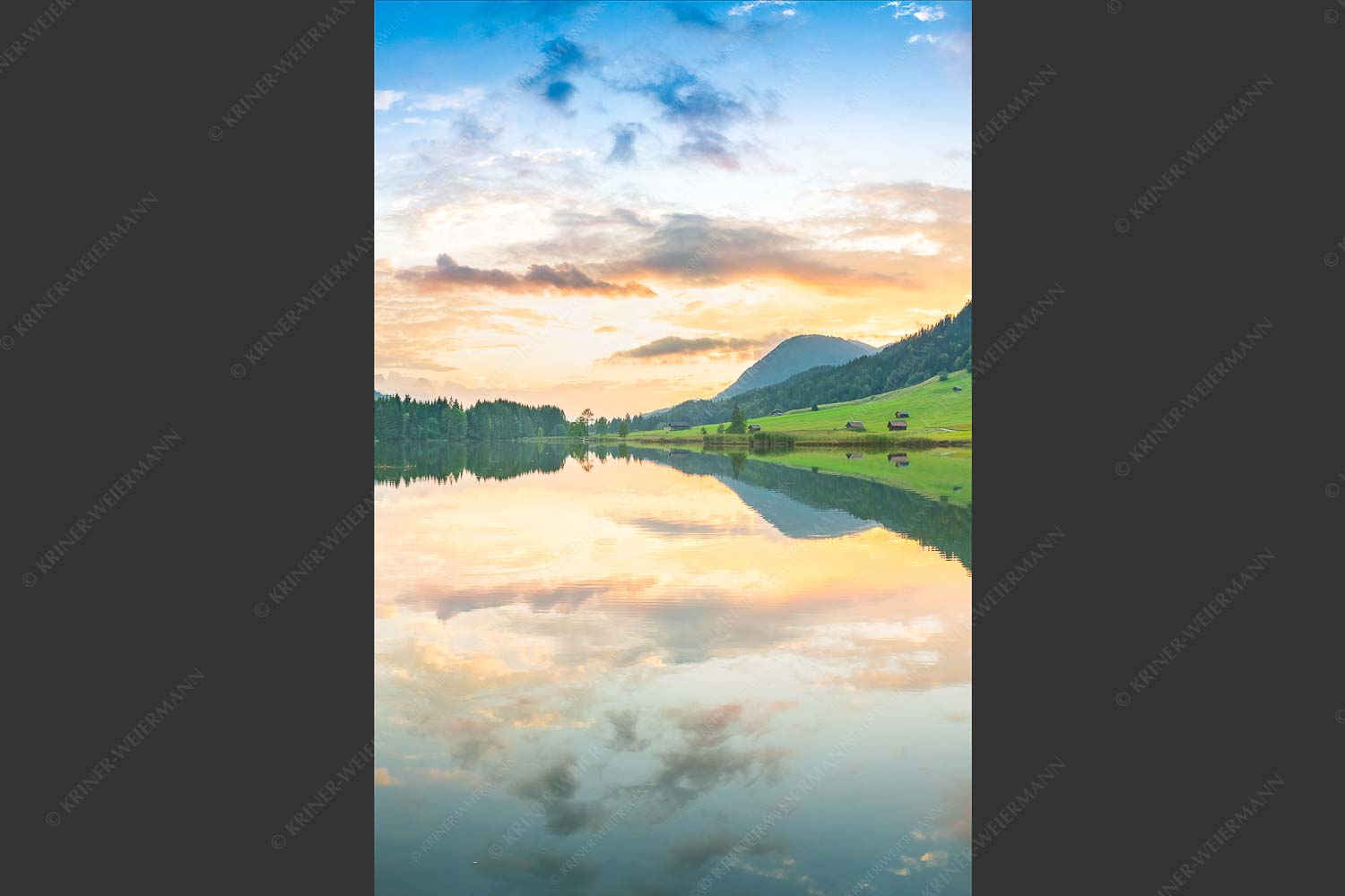 Blick über den Geroldsee in den Sonnenuntergang am Estergebirge - Ruhige Wasser 2:3  -- Geroldsee mit Wank - mehr Infos bei www.Kriner-Weiermann.de