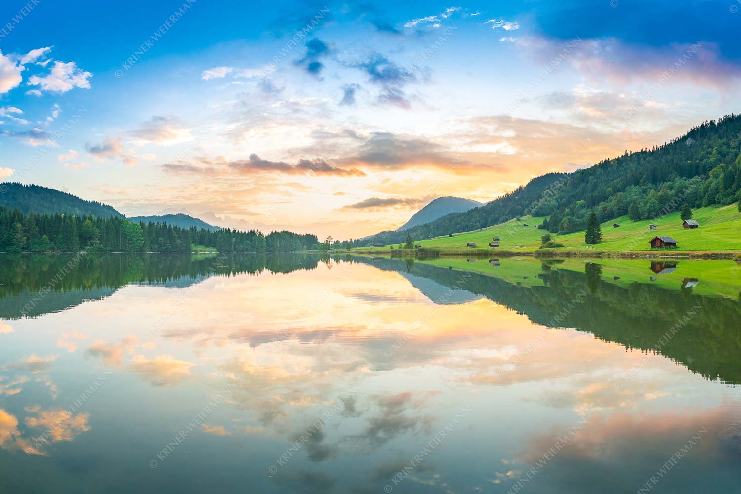 Blick über den Geroldsee in den Sonnenuntergang am Estergebirge - Ruhige Wasser 3:2  -- Geroldsee mit Wank - mehr Infos bei www.Kriner-Weiermann.de