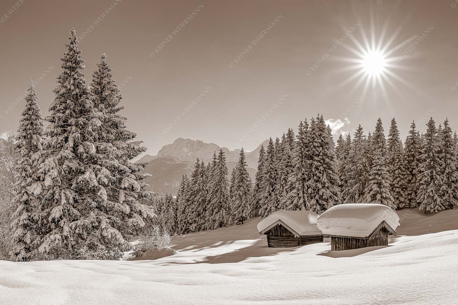 Eine tiefverschneite Winterlandschaft zwischen Krün und Mittenwald zeigt sich im Sonnenschein - Schneereich 3:2 sepia -- Viel Schnee im Isartal - mehr Infos bei www.Kriner-Weiermann.de