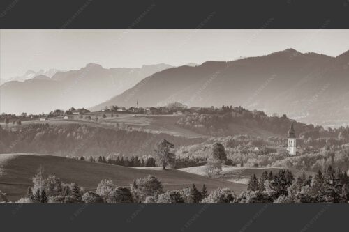 Blick über Rottenbuch und Schönberg ins Karwendel, Estergebirge, Hörnle und Wettersteingebirge - Schönberg 2:1 sepia -- Malerisches Bergdorf - mehr Infos bei www.Kriner-Weiermann.de