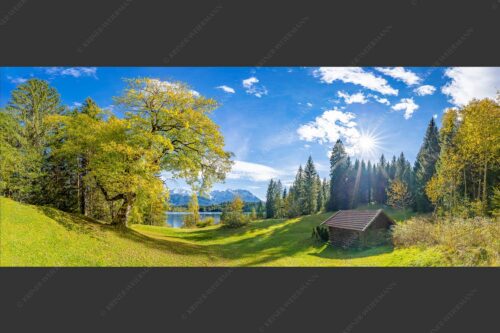 Alter Ahorn am Barmsee - Schönste Plätze 2,5:1  -- Heustadel am Barmsee mit Karwendel - mehr Infos bei www.Kriner-Weiermann.de