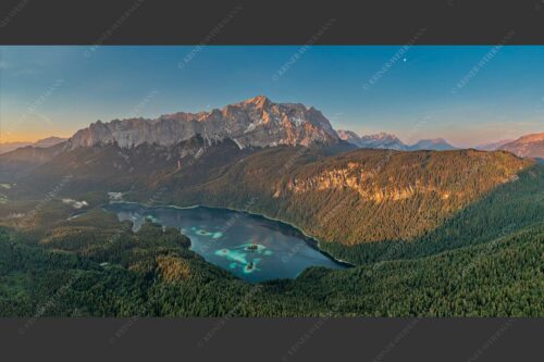 Blick über Eibsee zur Zugspitze - Smaragd 2:1  -- Eibsee mit Zugspitze und Grainau - mehr Infos bei www.Kriner-Weiermann.de