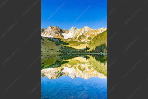 Blick über Soiernsee zur Schöttlkarspitze - Spiegelglatt 2:3  -- Spiegelung am Soiernsee mit Schöttlkarspitze - mehr Infos bei www.Kriner-Weiermann.de