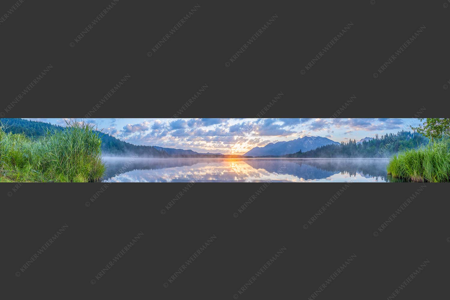 Herrliche Spiegelung bei aufgehender Sonne am Barmsee - Spiegelsaal 7:1  -- Morgenstimmung am Barmsee - mehr Infos bei www.Kriner-Weiermann.de