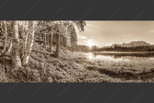 Blick über den Wildensee zum Sonnenaufgang am Soierngebirge und Karwendel - Stiller Morgen 2,5:1 sepia -- Wildensee und Karwendel - mehr Infos bei www.Kriner-Weiermann.de