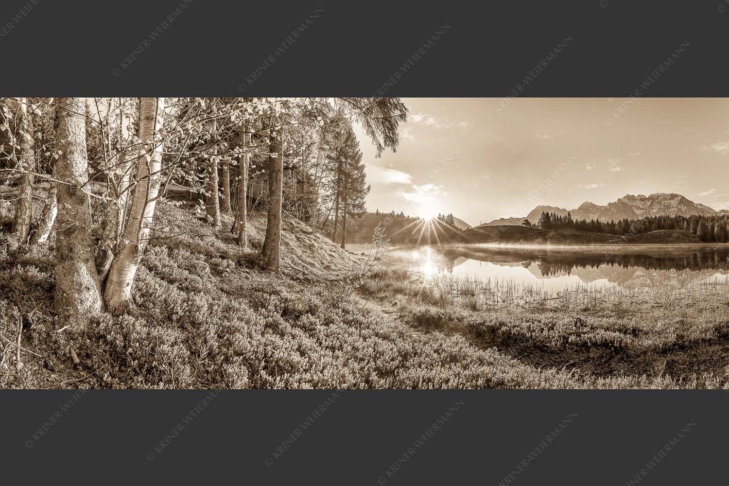 Blick über den Wildensee zum Sonnenaufgang am Soierngebirge und Karwendel - Stiller Morgen 2,5:1 sepia -- Wildensee und Karwendel - mehr Infos bei www.Kriner-Weiermann.de