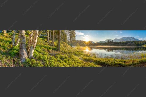 Blick über den Wildensee zum Sonnenaufgang am Soierngebirge und Karwendel - Stiller Morgen 4:1  -- Wildensee und Karwendel - mehr Infos bei www.Kriner-Weiermann.de