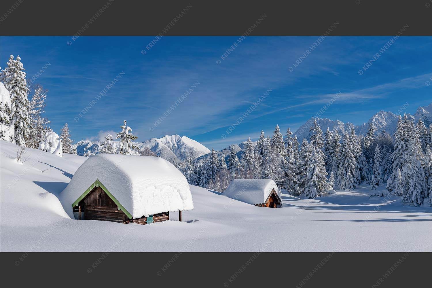 Unberührte Winterlandschaft nach ergiebigen Neuschneefällen im Kranzberggebiet - Unberührt 2:1  -- Winter im Karwendel - mehr Infos bei www.Kriner-Weiermann.de
