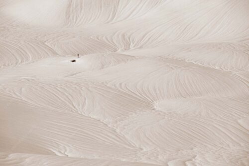 Nur noch First und Kamin ragen im Frühjahr von der Kuhalm aus dem Schnee - Untergetaucht 3:2 sepia -- Schneemassen im Estergebirge - mehr Infos bei www.Kriner-Weiermann.de