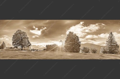 Sonnenuntergang an der Kapelle Maria Rast in Krün mit Zugspitze - Verblendet 3:1 sepia -- Kapelle Maria Rast - mehr Infos bei www.Kriner-Weiermann.de