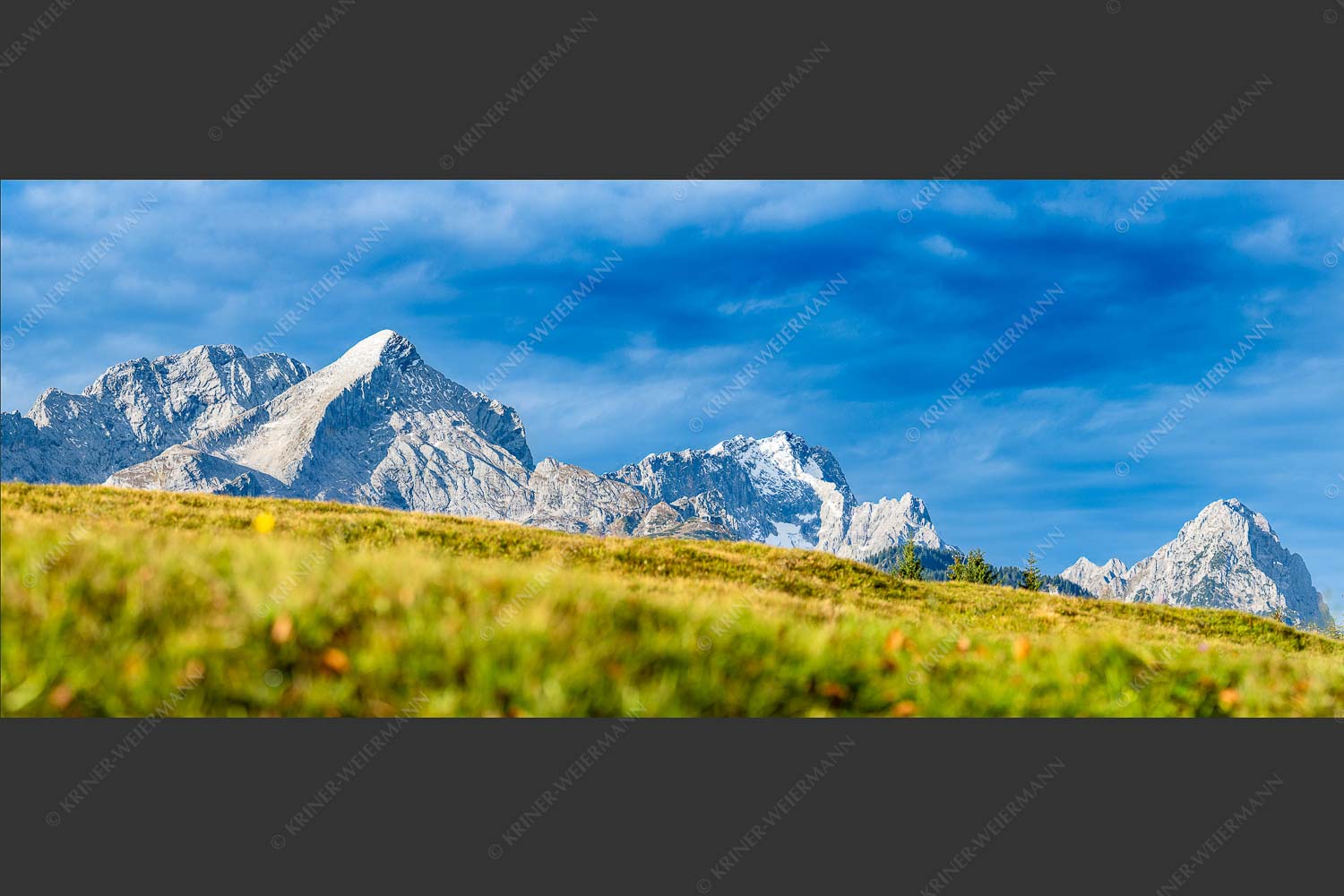 Blick aufs Zugspitzmassiv im Wettersteingebirge - Viele gute Bekannte 2,5:1  -- Alpspitze Zugspitze Waxenstein - mehr Infos bei www.Kriner-Weiermann.de