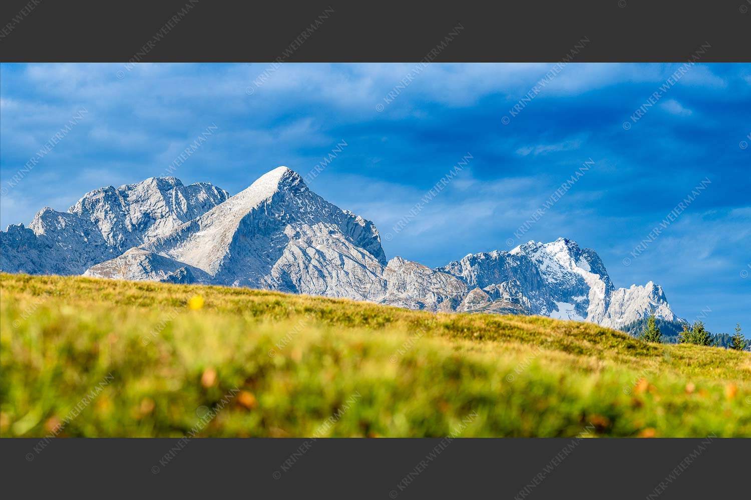 Blick aufs Zugspitzmassiv im Wettersteingebirge - Viele gute Bekannte 2:1  -- Alpspitze Zugspitze Waxenstein - mehr Infos bei www.Kriner-Weiermann.de