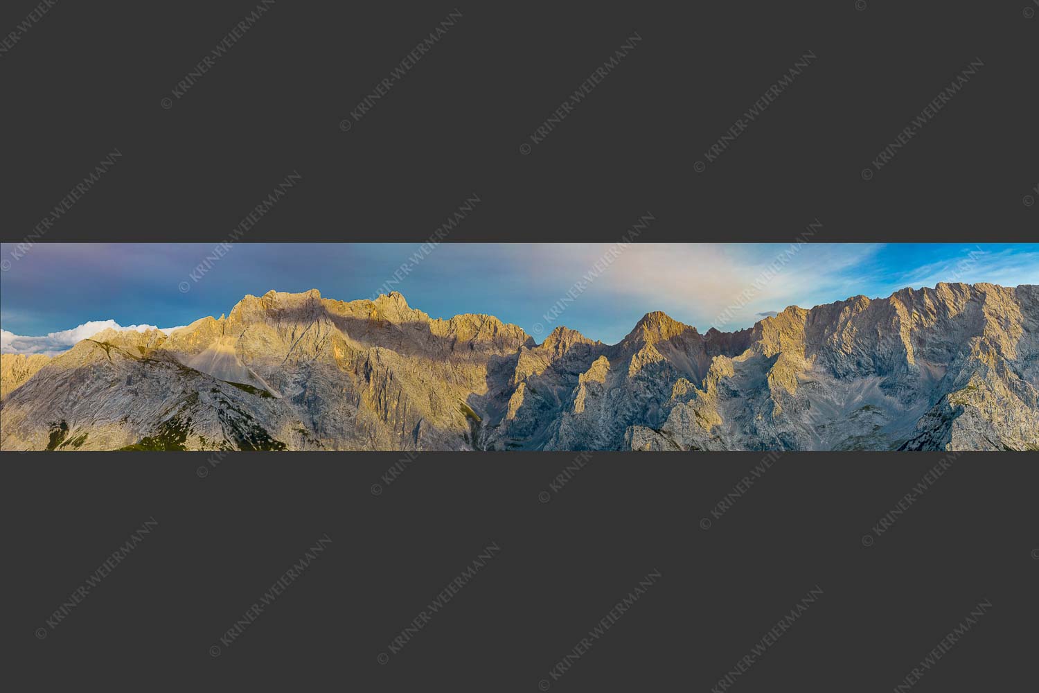 Letztes Sonnenlicht an den Wettersteinnordwänden - Wände Grate Dome 5:1  -- Oberreintal Wetterstein - mehr Infos bei www.Kriner-Weiermann.de