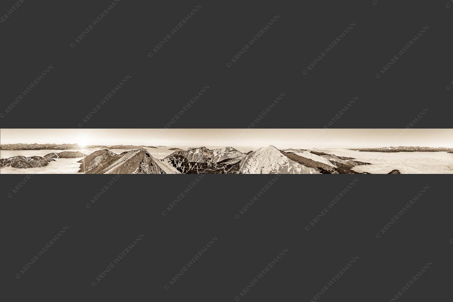 Blick über Krottenköpfe Simetsberg zur Benediktenwand und zum Sonnenuntergang an der Zugspitze - Weit übern Nebel 10:1 sepia -- Estergebirge Panorama mit Wetterstein - mehr Infos bei www.Kriner-Weiermann.de