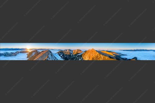 Blick über Krottenköpfe Simetsberg zur Benediktenwand und zum Sonnenuntergang an der Zugspitze - Weit übern Nebel 9:1  -- Estergebirge Panorama mit Wetterstein - mehr Infos bei www.Kriner-Weiermann.de