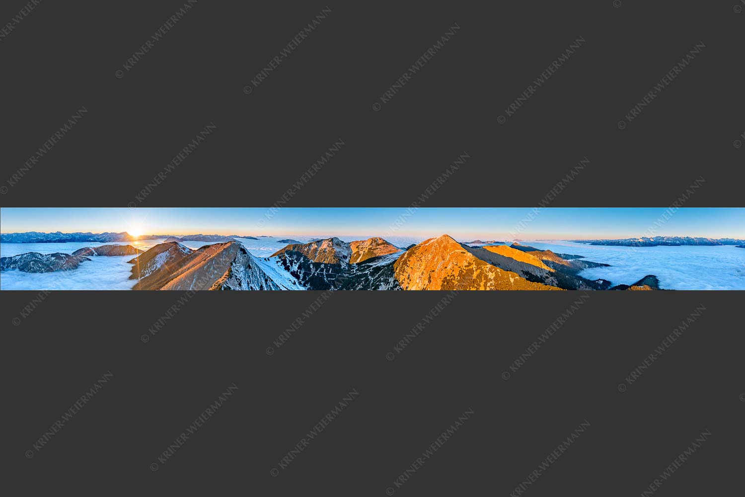 Blick über Krottenköpfe Simetsberg zur Benediktenwand und zum Sonnenuntergang an der Zugspitze - Weit übern Nebel 9:1 -- Estergebirge Panorama mit Wetterstein - mehr Infos bei www.Kriner-Weiermann.de