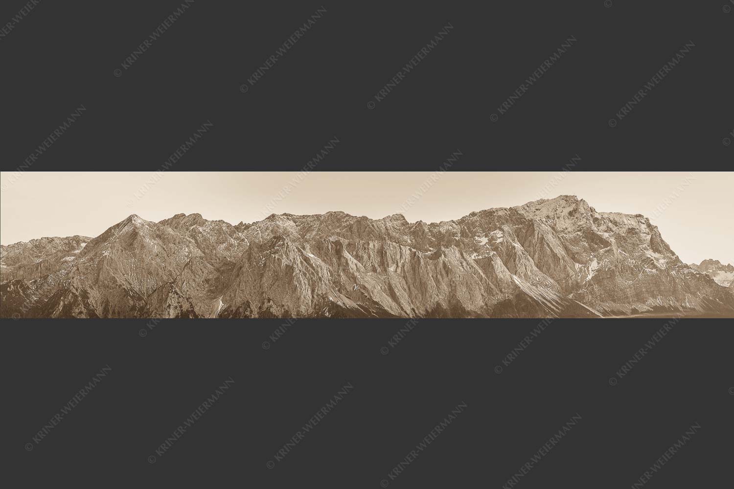 Blick auf Alpspitz, Waxenstein, Jubiläumsgrat und Zugspitze - Wetterstein Nord-West 5:1 sepia -- Alpspitze Jubiläumsgrat Zugspitze - mehr Infos bei www.Kriner-Weiermann.de