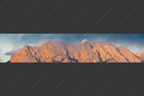 Vollmonduntergang am Wetterstein bei Sonnenaufgang - Wettersteingrat 5:1  -- Vollmond - mehr Infos bei www.Kriner-Weiermann.de