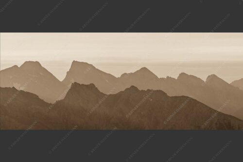 Mittenwalder Höhenweg und Sulzleklammspitz vor Vogelkar- und Östlicher Karwendelspitze - Wie kopiert 2,5:1 sepia -- Mittenwalder Höhenweg und Östliche Karwendelspitze - mehr Infos bei www.Kriner-Weiermann.de