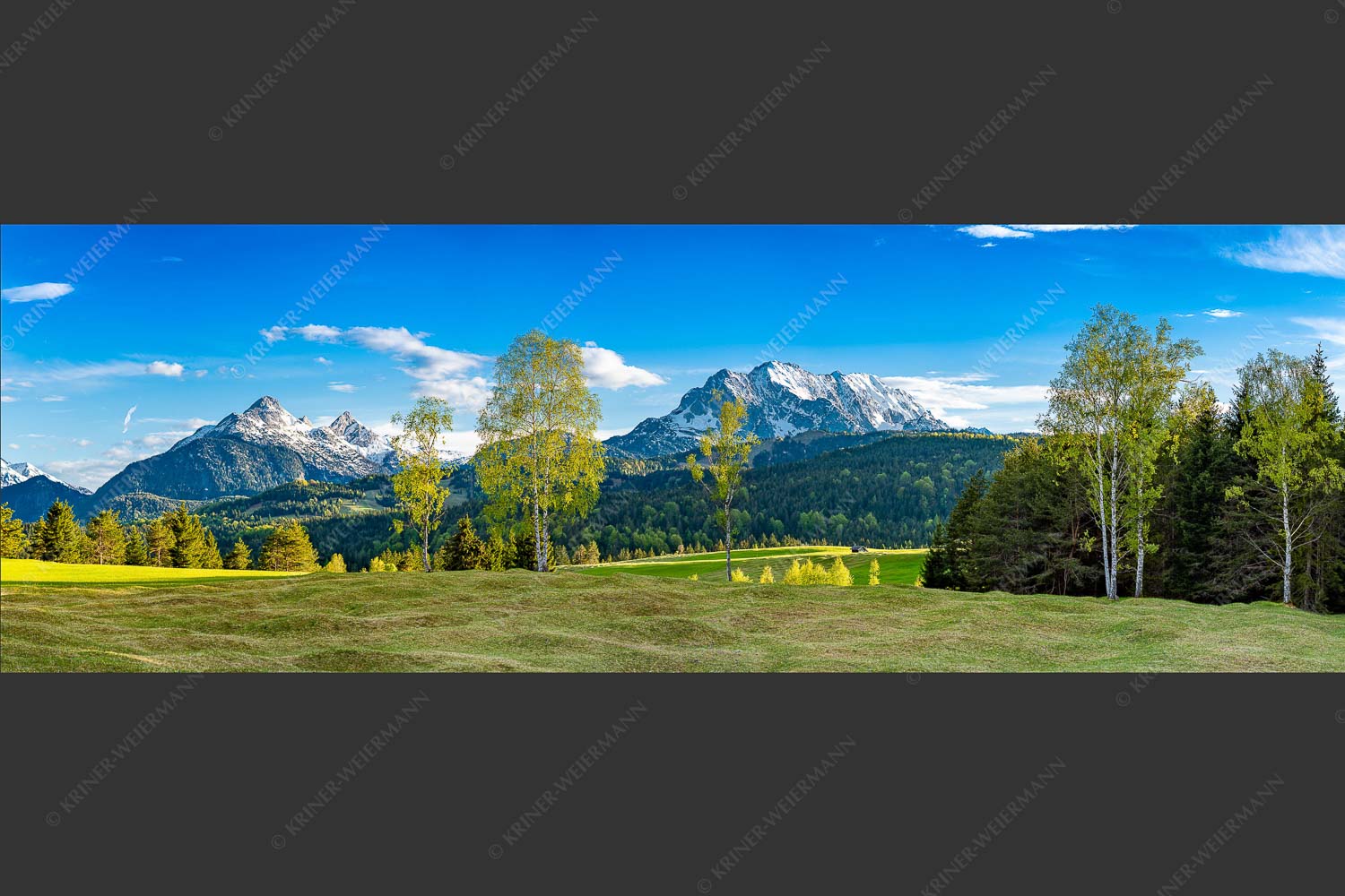 Buckelwiesen bei Mittenwald mit Blick zum Wetterstein und den Arnspitzen - Wohlklang 3:1  -- Arnspitzen und Wettersteinspitze - mehr Infos bei www.Kriner-Weiermann.de